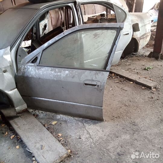 Дверь toyota camry 40