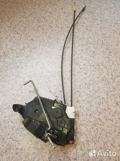 Замок двери (передней правой ) Subaru xv, forester