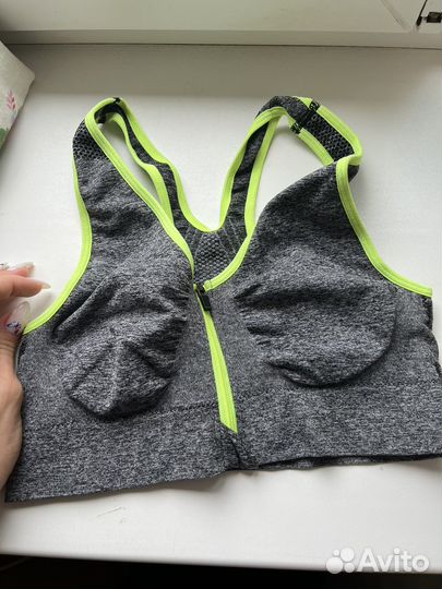 Спортивные вещи женские