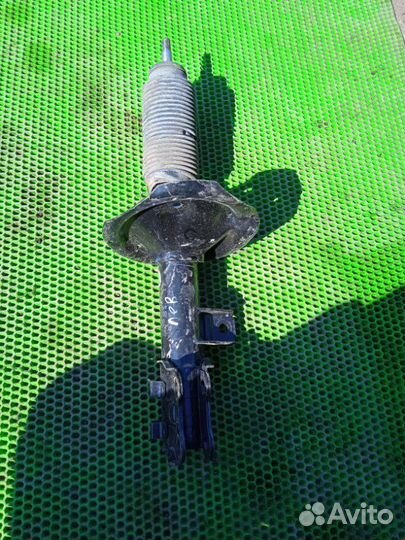 Стойка подвески передняя левая Hyundai Elantra HD