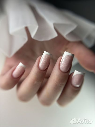 Модель на ногти