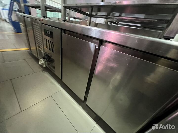 Стол холодильный Sagi