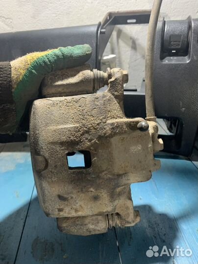 Суппорт передний mitsubishi lancer 9