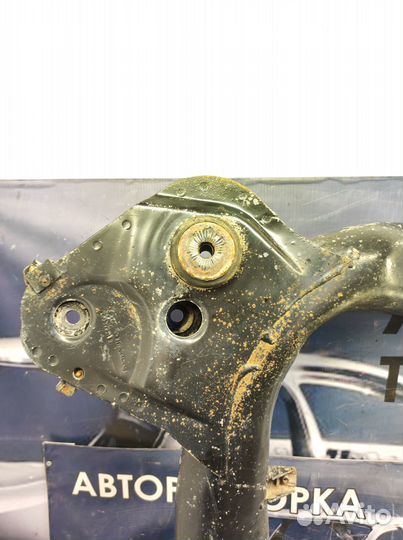 Подрамник Audi 100 C4