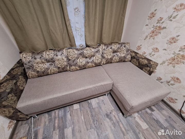 Диван