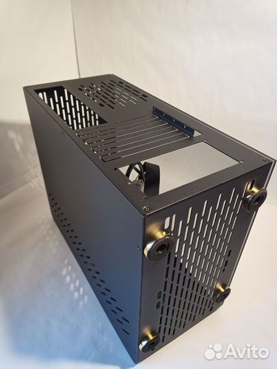 Компьютерный корпус mATX, Mini-ITX