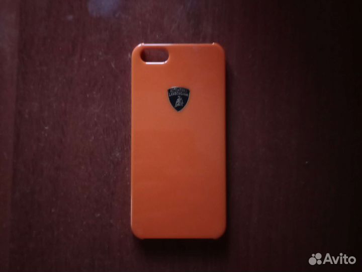 Продам 2 чехла на айфон 5