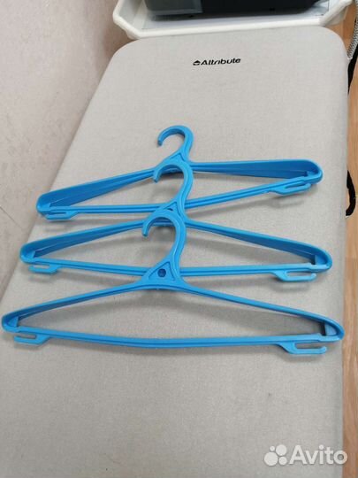 Вешалки-плечики б/у