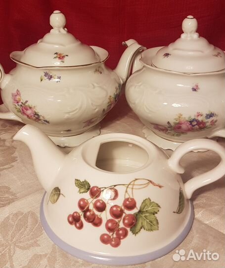 Фарфоровый чайник