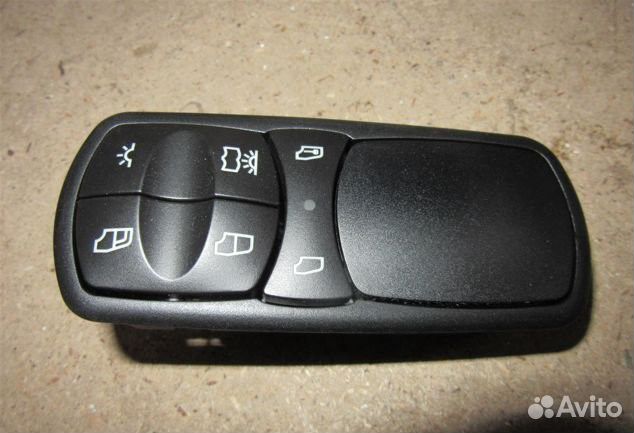 Блок кнопок правой двери Мерседес Актрос