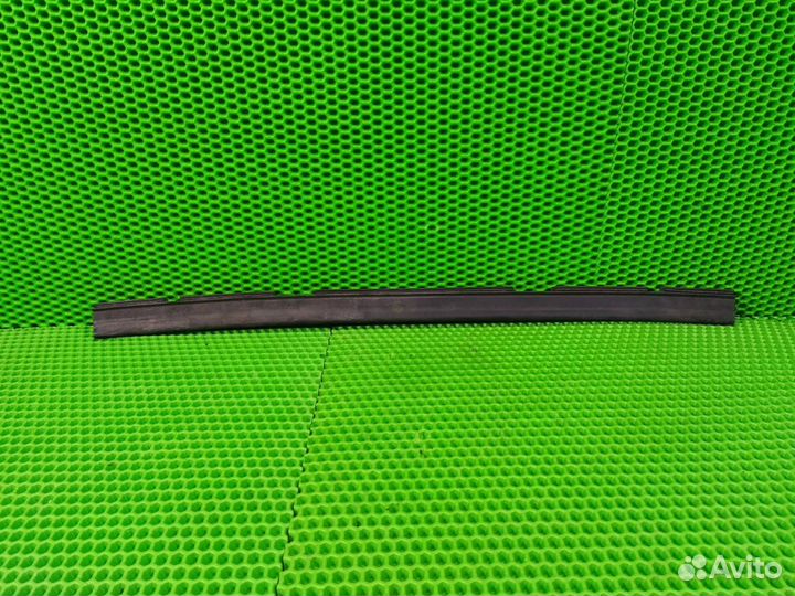 Уплотнитель радиатора Volkswagen Touareg 7L6 7L7