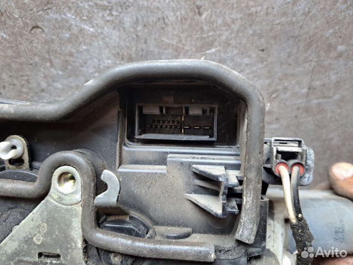 Замок двери задний на BMW E65 E66