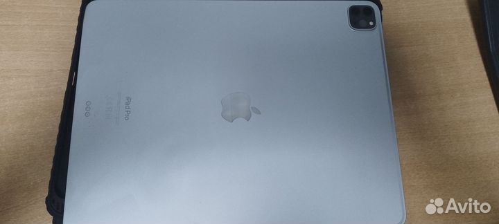 iPad pro 12.9 2022 m2