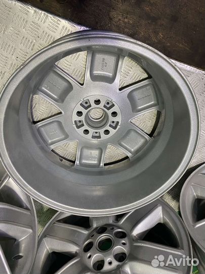 Комплект дисков на Рендж-Ровер Ленд-Ровер