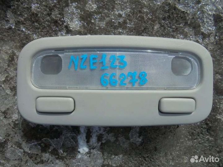 Светильник салона передний Toyota Corolla Fielder