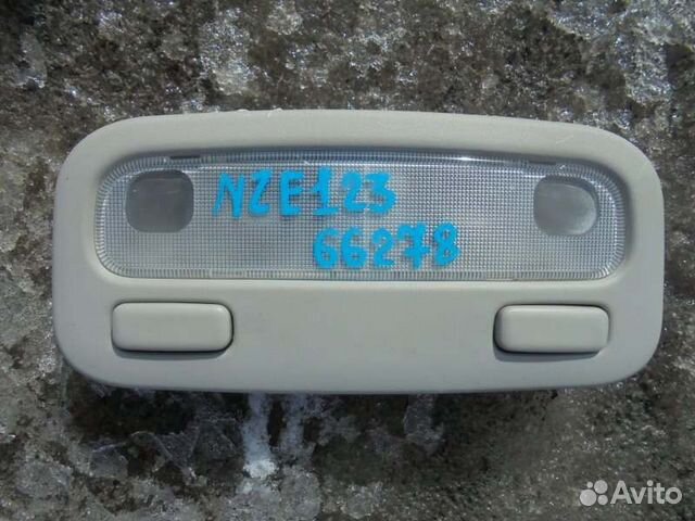 Светильник салона передний Toyota Corolla Fielder