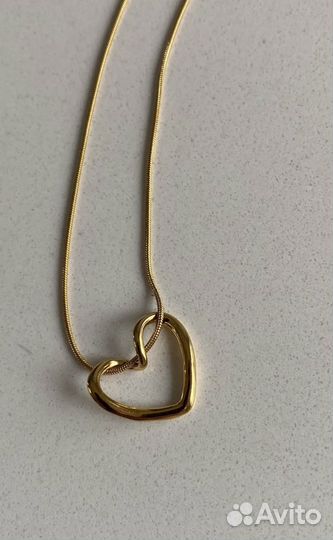 Колье с сердцем из стали