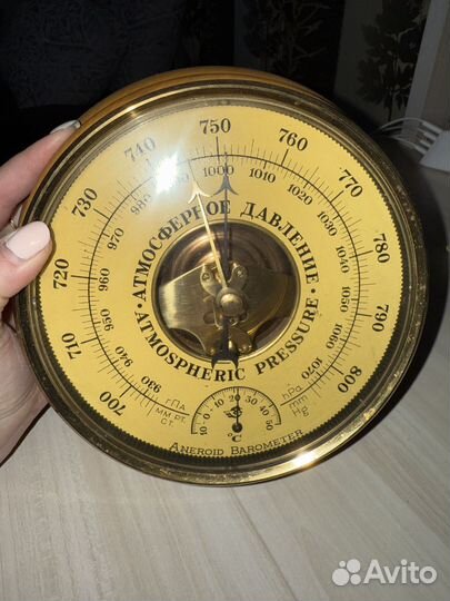 Барометр aneroid в идеальном состоянии