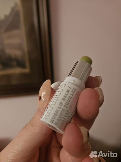Бальзам для губ с васаби Milk Makeup