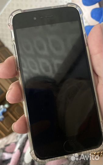 Телефон iPhone 7