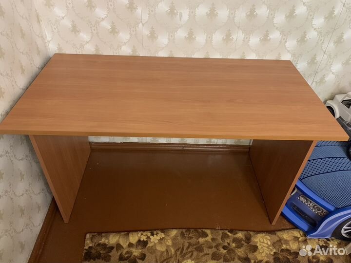 Письменный стол