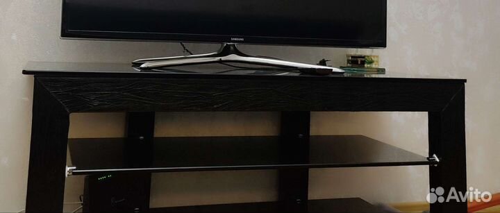 Столик для телевизора