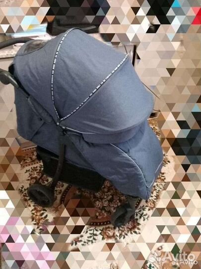 Коляска прогулочная