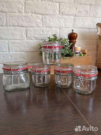 Банки с бугельным замком