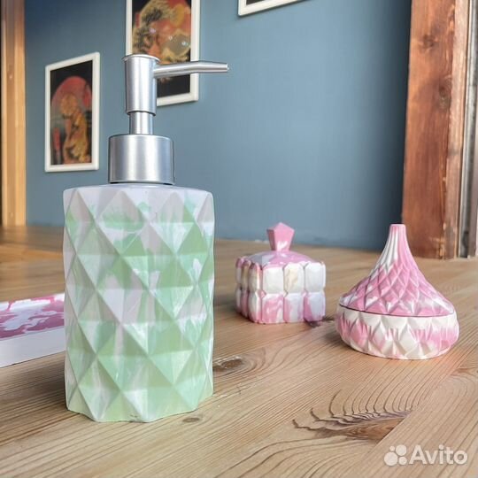 Дозатор для жидкого мыла