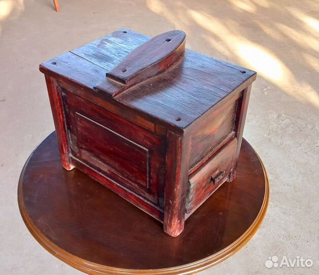 Старинный ящик для чистки обуви