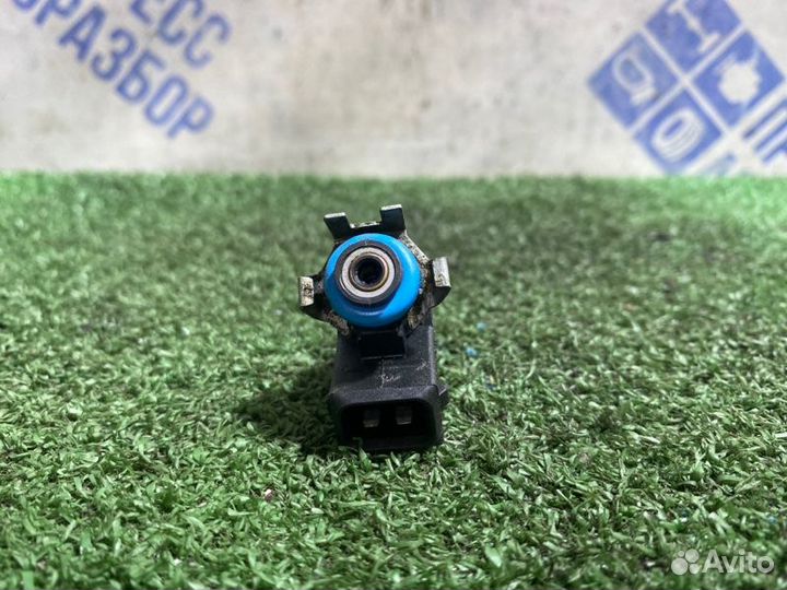 Форсунка топливная Renault Fluence седан 1.6