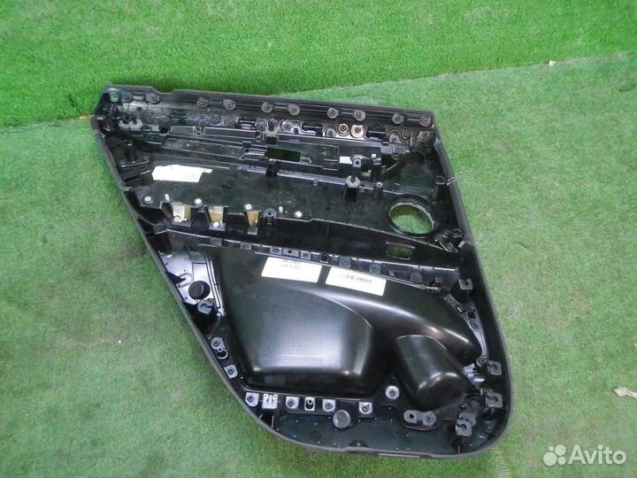 Обшивка двери задняя правая BMW X6 F16 (2014-2020)