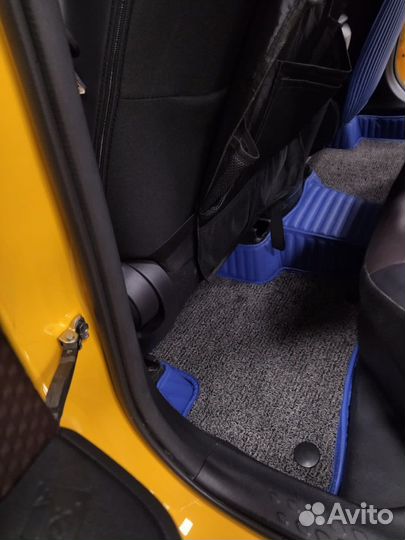 3d коврики на салон Nissan Mistral