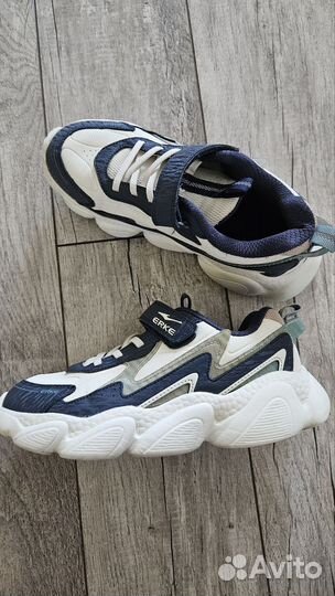 Кроссовки на мальчика 37р