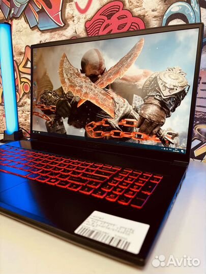Игровой ноутбук MSI 17