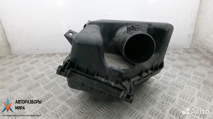 Корпус воздушного фильтра Toyota Verso 2010