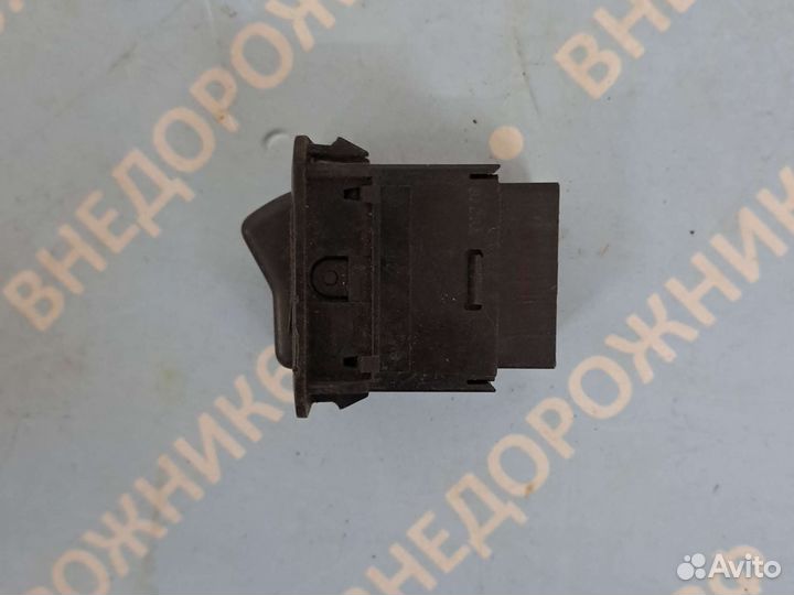 Кнопка включения антенны Mitsubishi Pajero 2