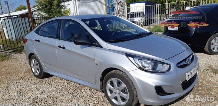 Пластиковые накладки на пороги Hyundai Solaris