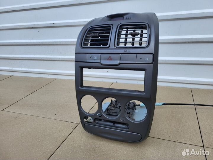 Центральная консоль Hyundai Accent