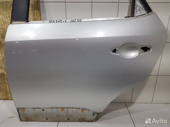 Дверь задняя левая б.у. оригинал состояние идеальн