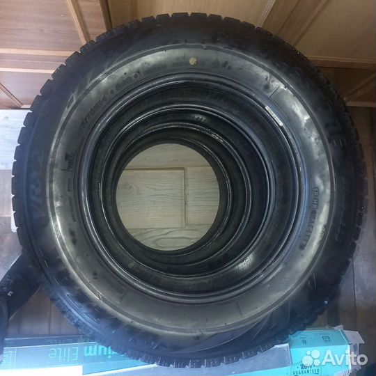 Bridgestone Blizzak VRX2 175/70 R14