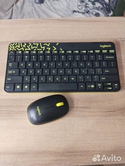 Клавиатура им мышкой Logitech