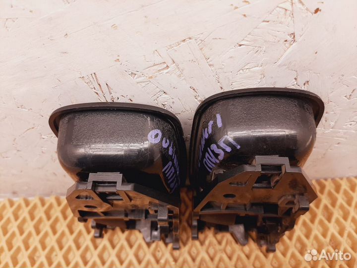 Ручка открывания двери Mitsubishi Outlander 1