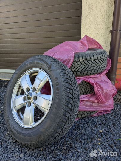 Goodyear UltraGrip Ice 2 205/65 R15 99T