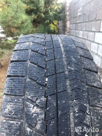 Bridgestone Blizzak VRX 235/55 R17