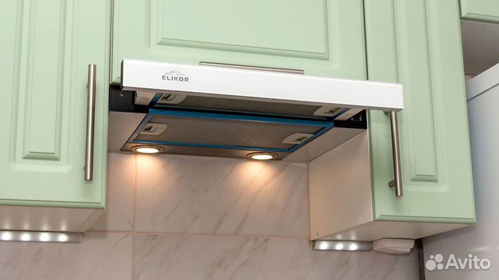 Кухонный гарнитур в современном стиле на заказ