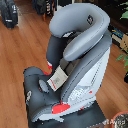 Автомобильное кресло britax romer