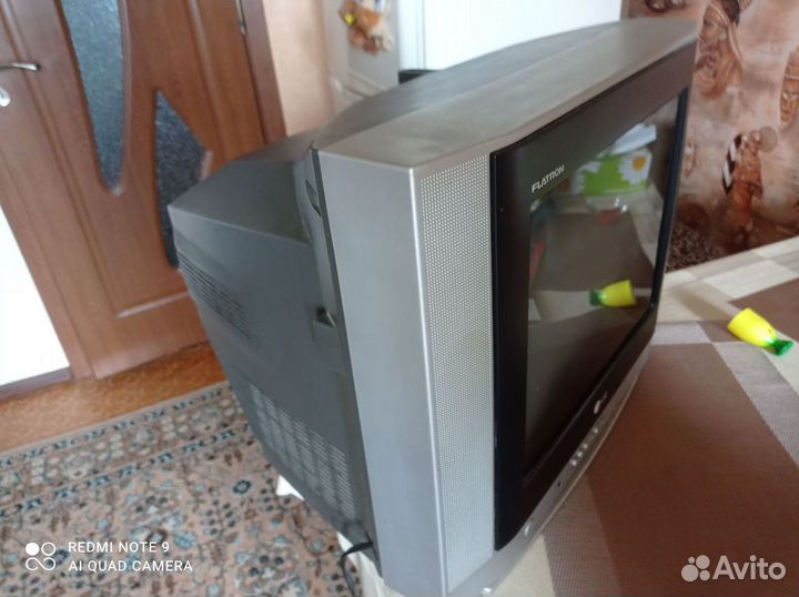 Продам телевизор LG 15FC2RB