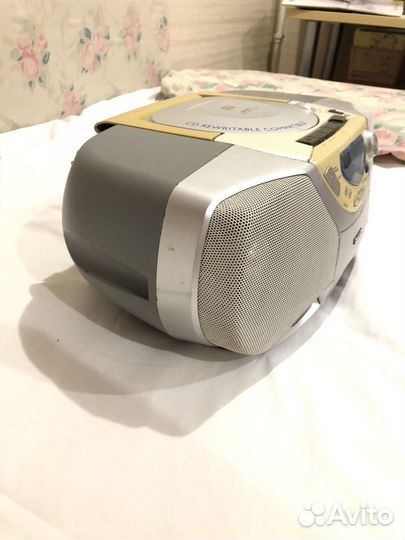 Магнитофон / Бумбокс