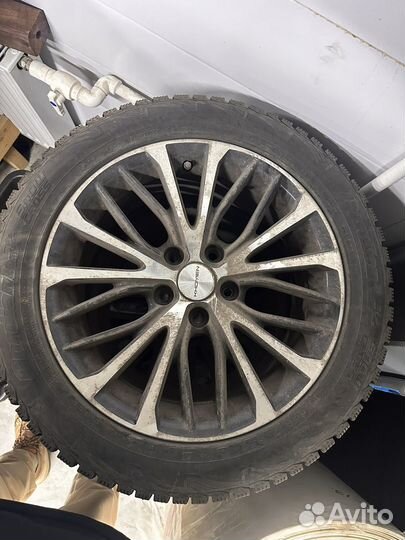 Шины бу 215/55 r17 в комплекте с литыми дисками